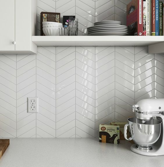 MOZZA TILE MOZZA TILE Chevron Glossy White 45x180mm (318x222mm) - 2